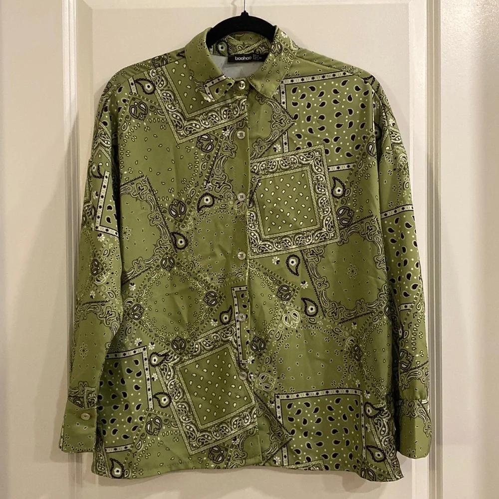 Boohoo Bandana Print Button-down - Green, black and white - Picture 2 of 4